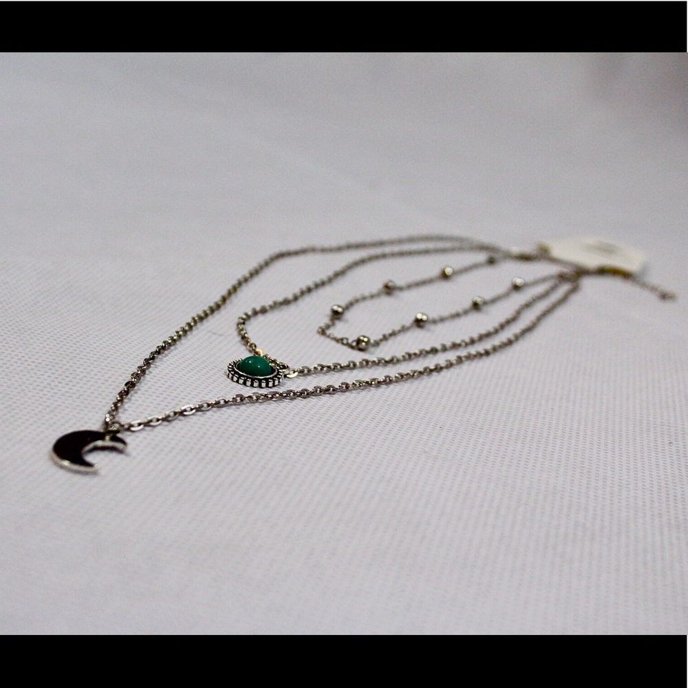 3 in 1 crescent necklace 🌙 - Picture 3 of 4